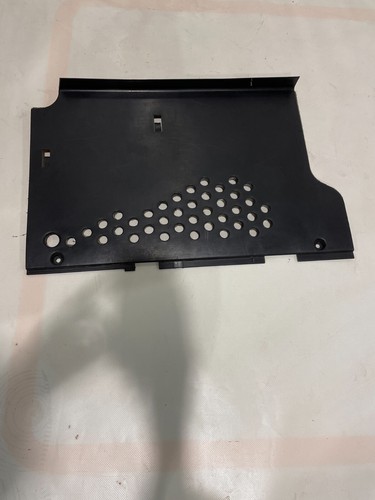 Plastica sotto volante - plastica,